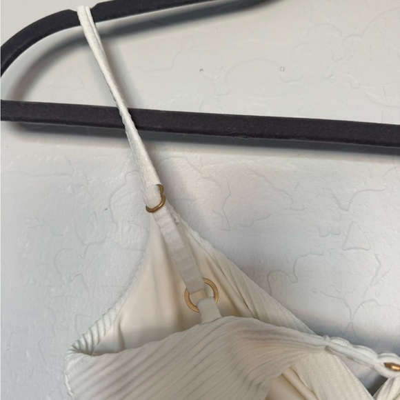 L*Space Kyslee Twisted Cutout One-Piece Swimsuit size small New - Picture 5 of 11